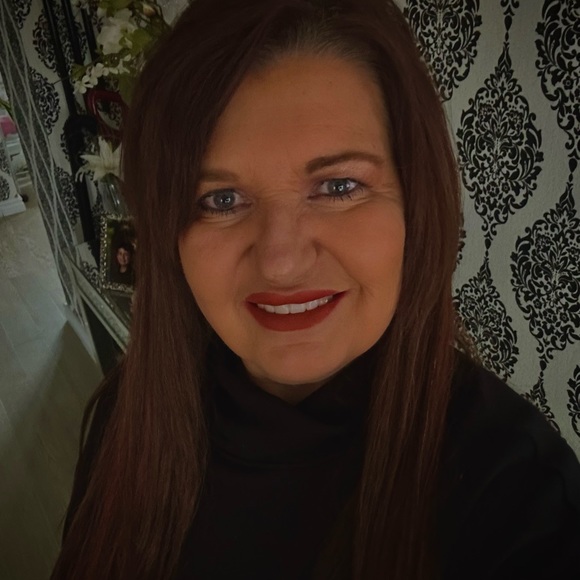 Meet your Posher, Deanna - Picture 1 of 1